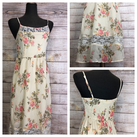 Band of Gypsies Dresses & Skirts - ⚡️HP⚡️ [Band of Gypsies] Cream Floral Sun Dress